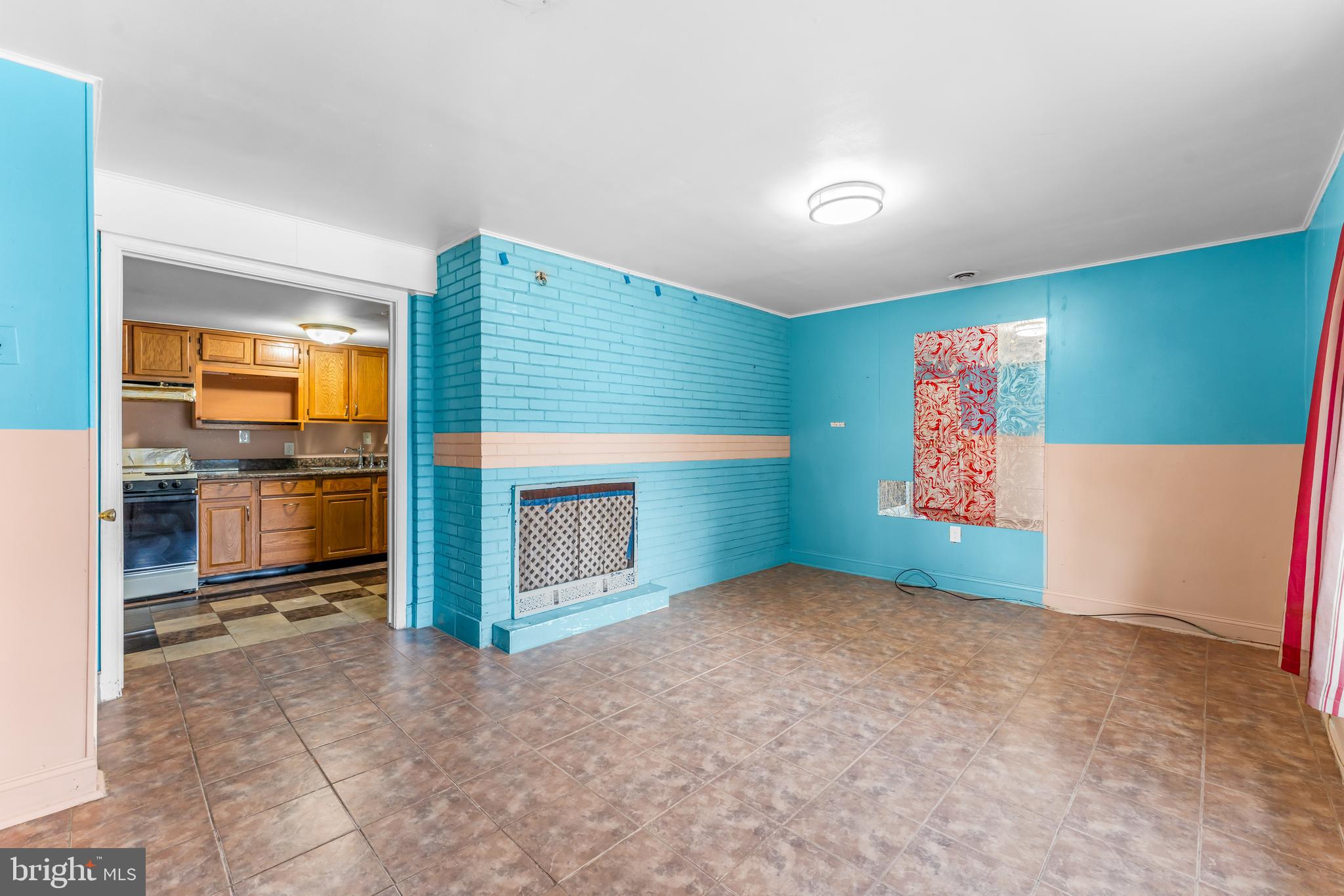 CAROLE HIGHLANDS - Residential