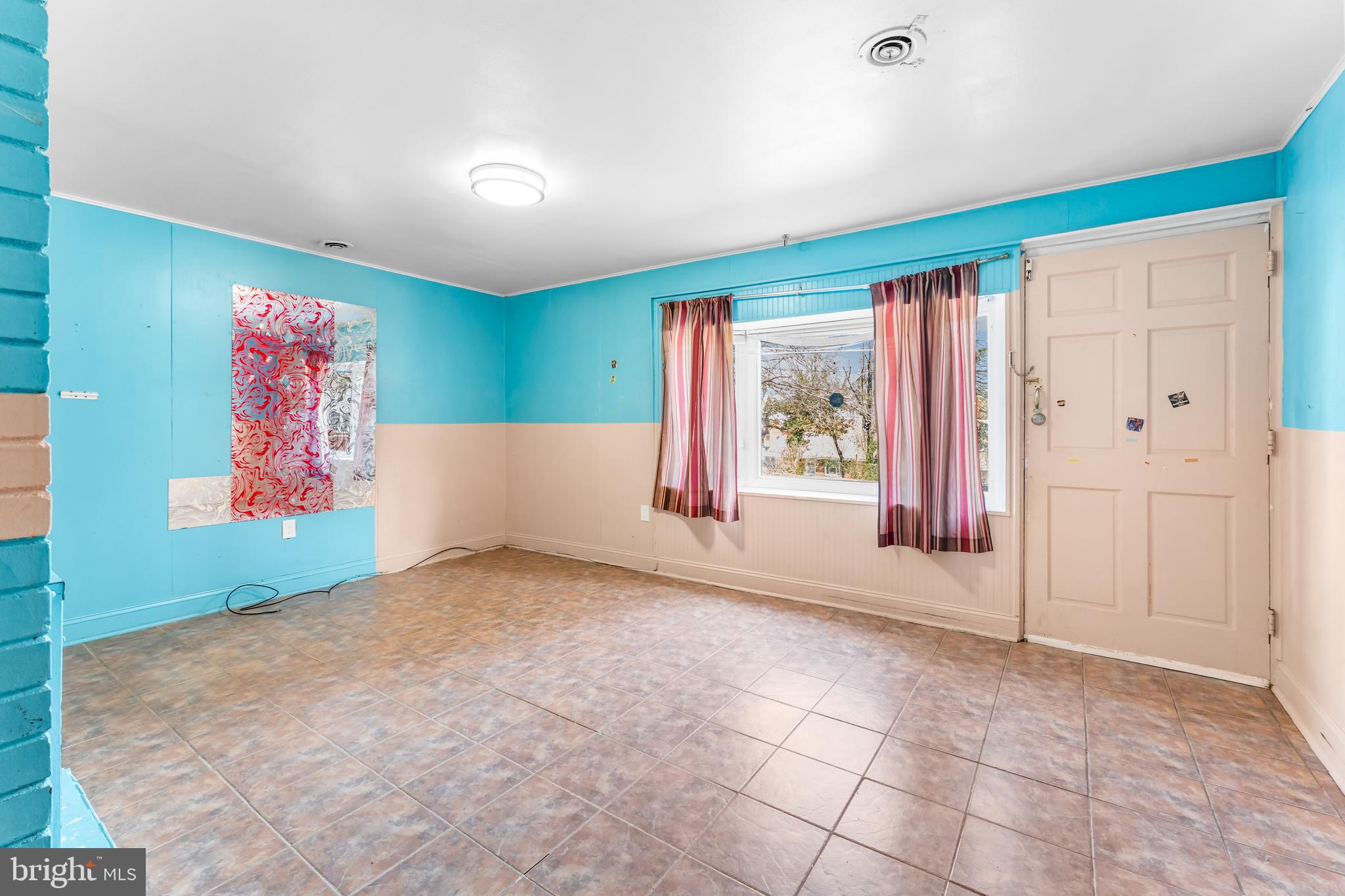 CAROLE HIGHLANDS - Residential