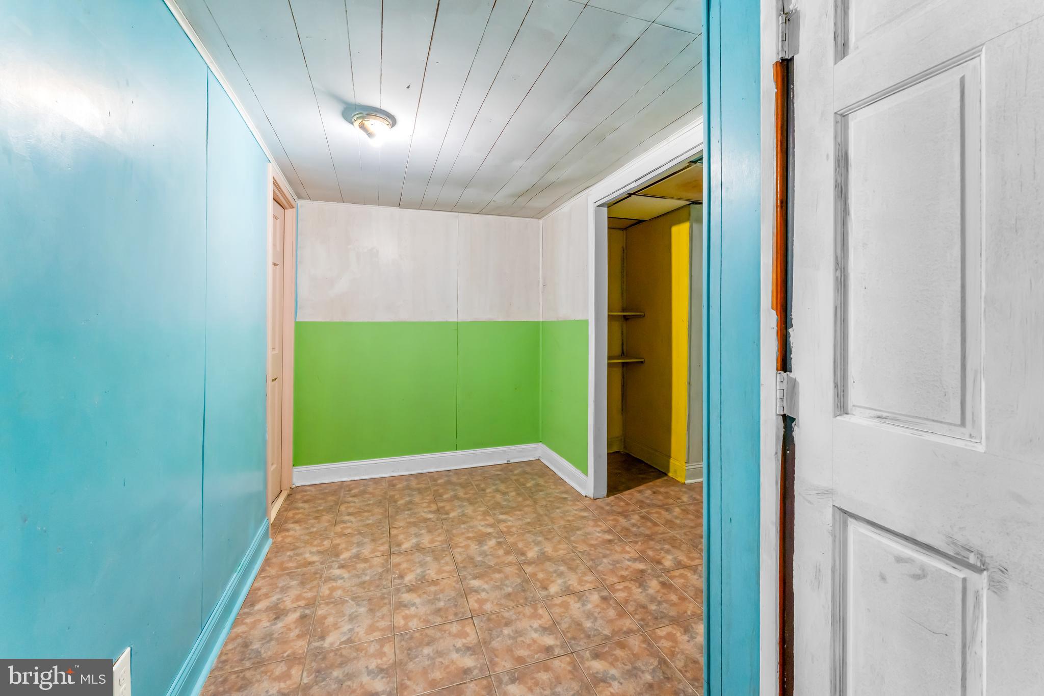 CAROLE HIGHLANDS - Residential