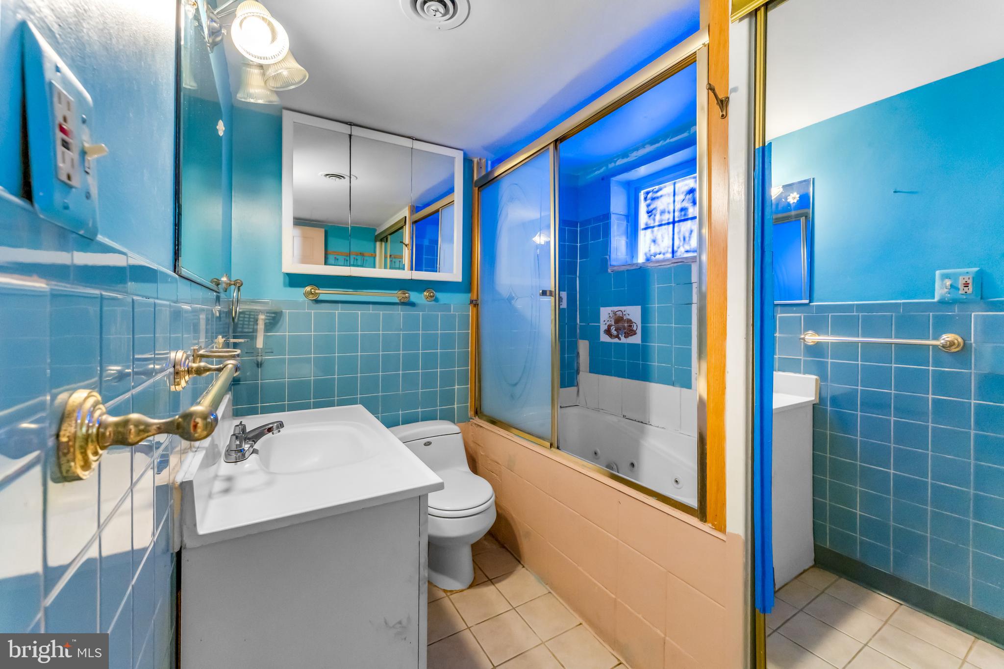 CAROLE HIGHLANDS - Residential