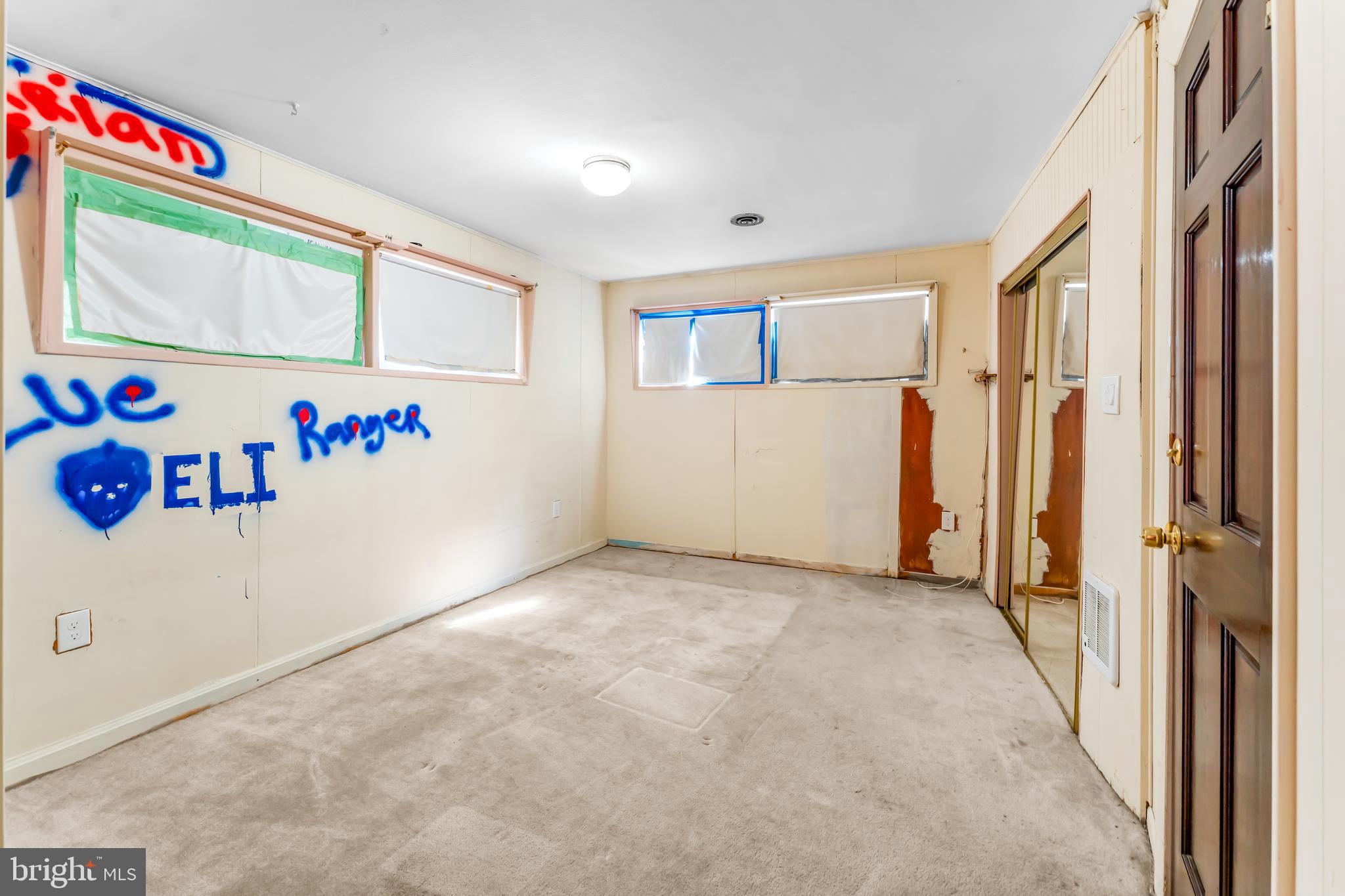 CAROLE HIGHLANDS - Residential