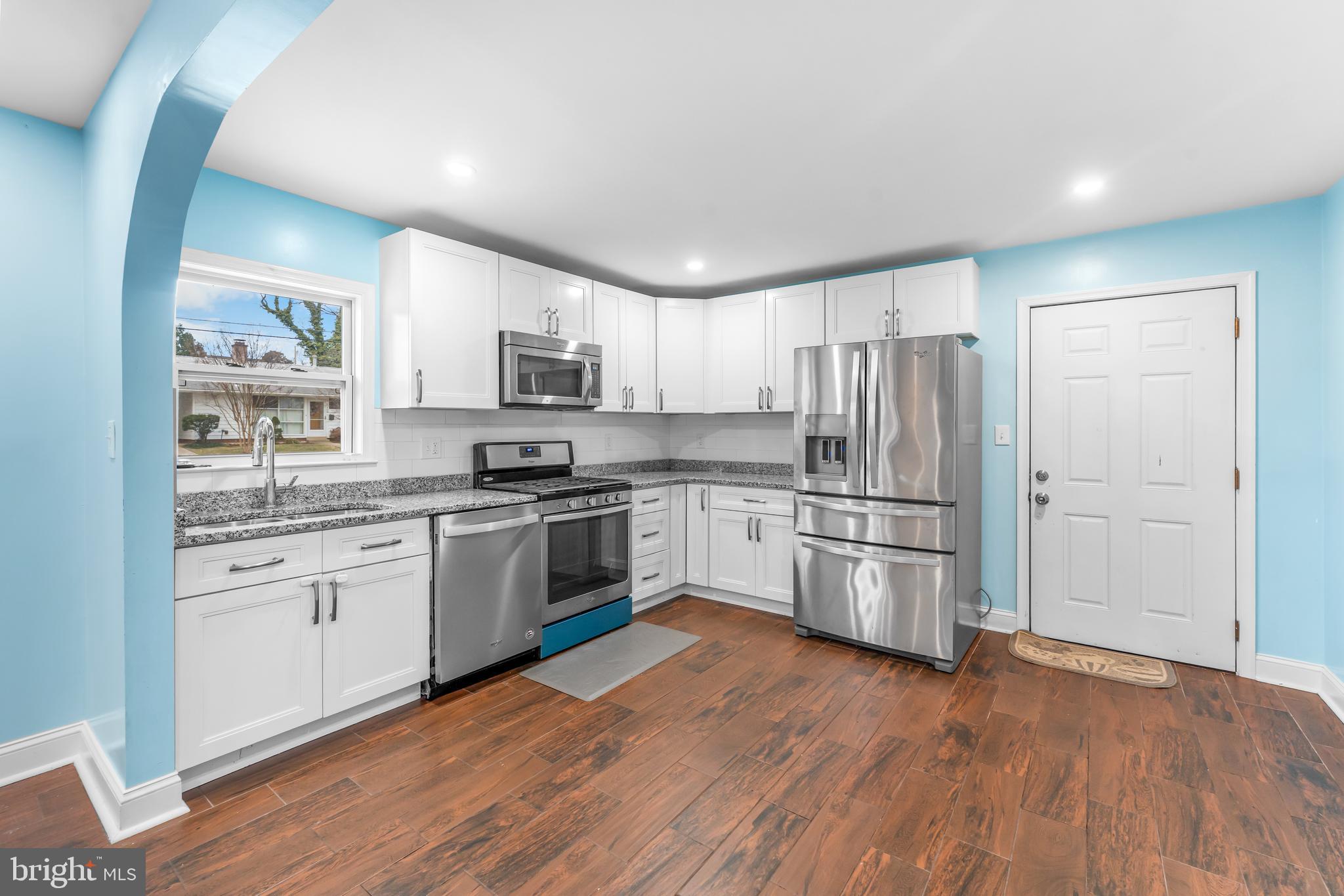 CAROLE HIGHLANDS - Residential