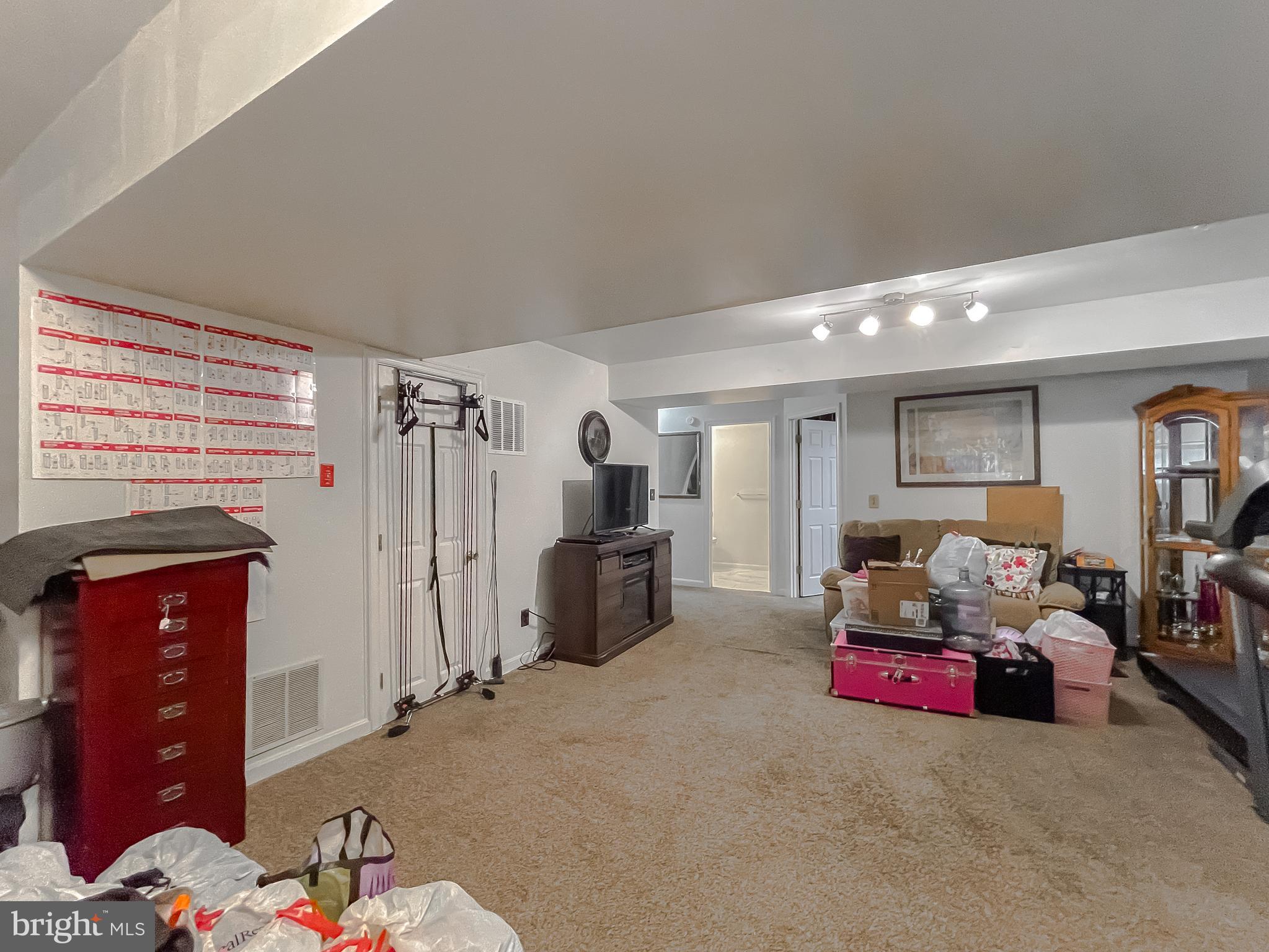 REGENCY MEADOWS - Residential