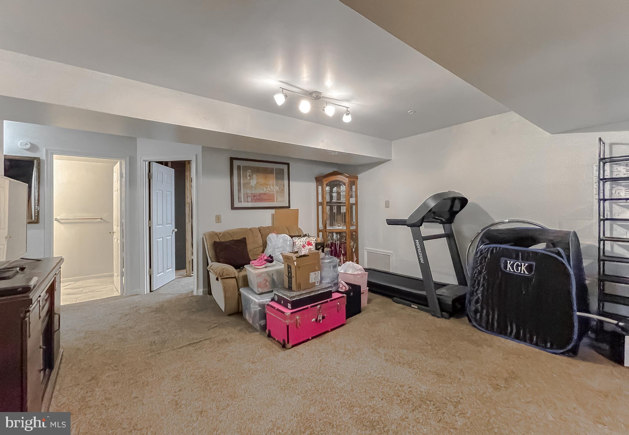 REGENCY MEADOWS - Residential