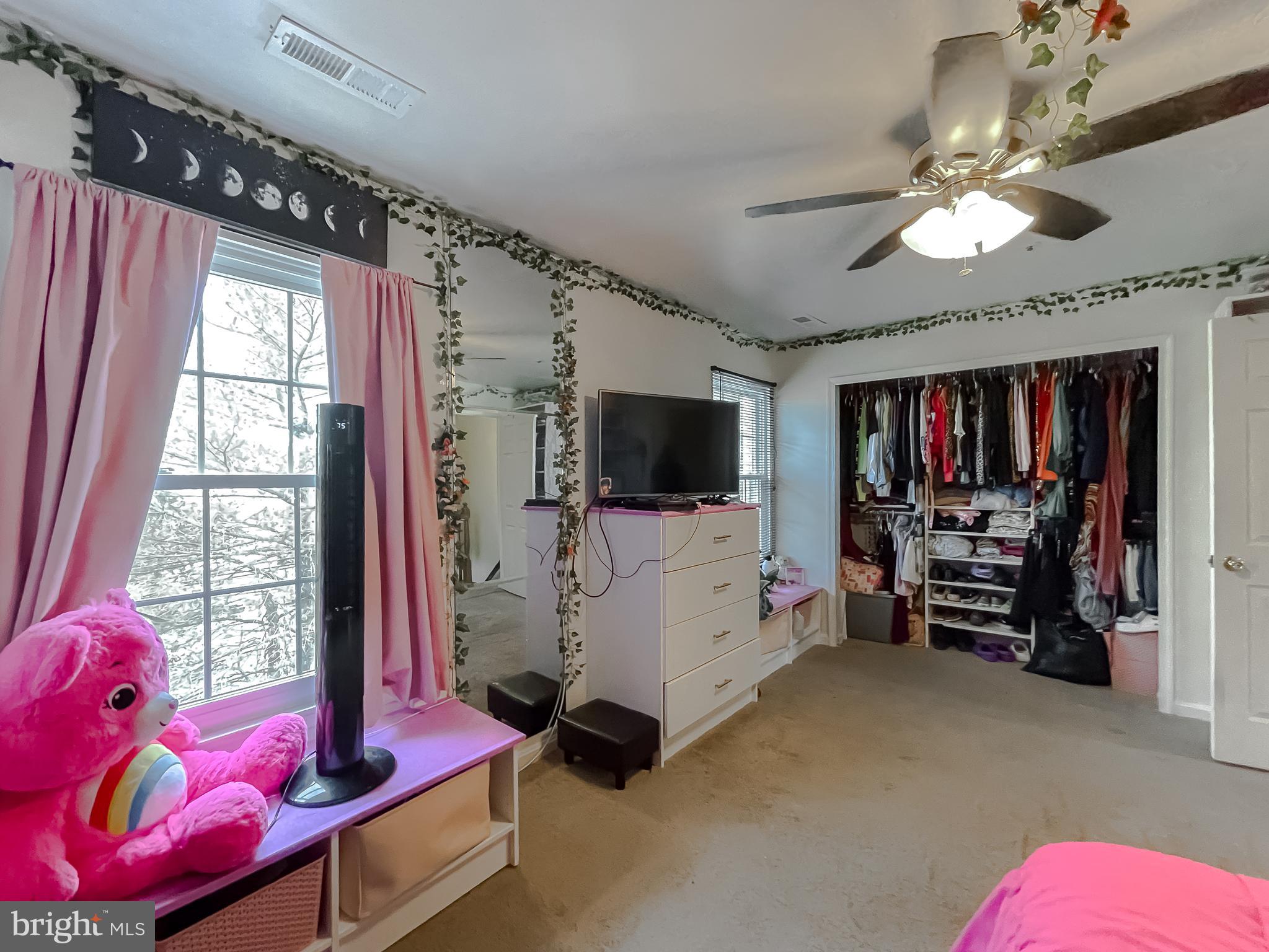 REGENCY MEADOWS - Residential