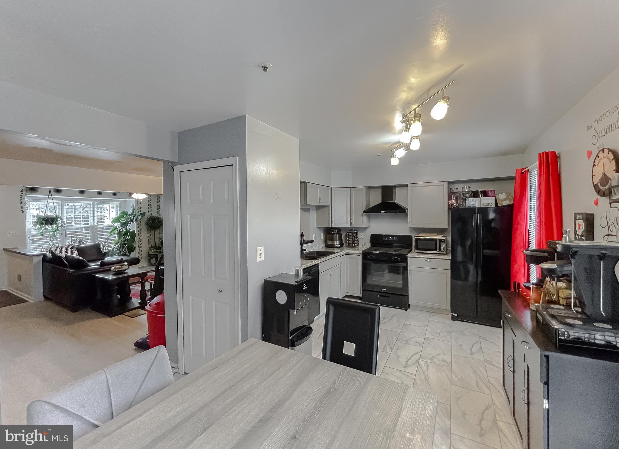 REGENCY MEADOWS - Residential