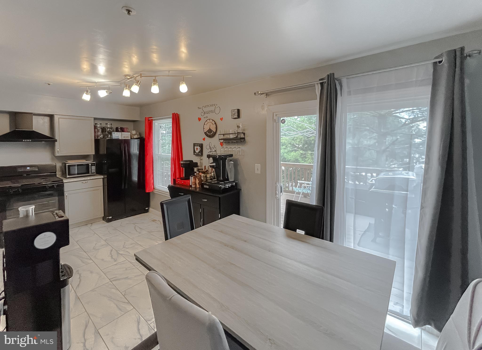 REGENCY MEADOWS - Residential