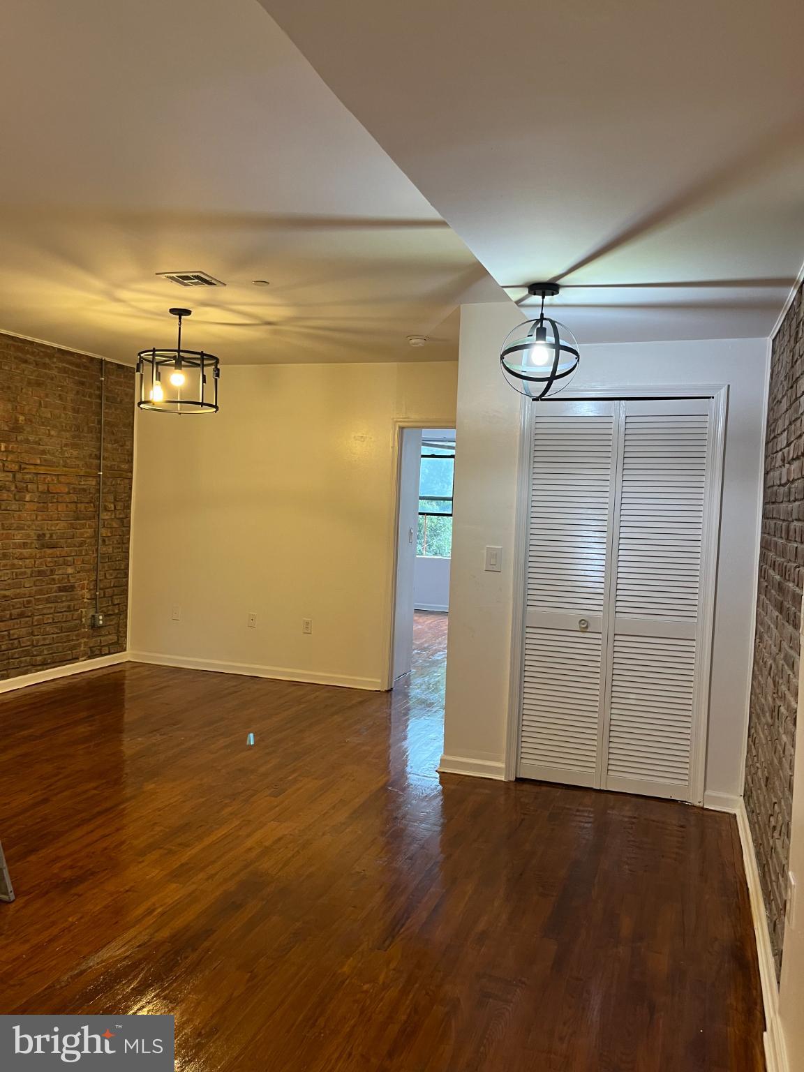 77 CRESCENT AVENUE 5