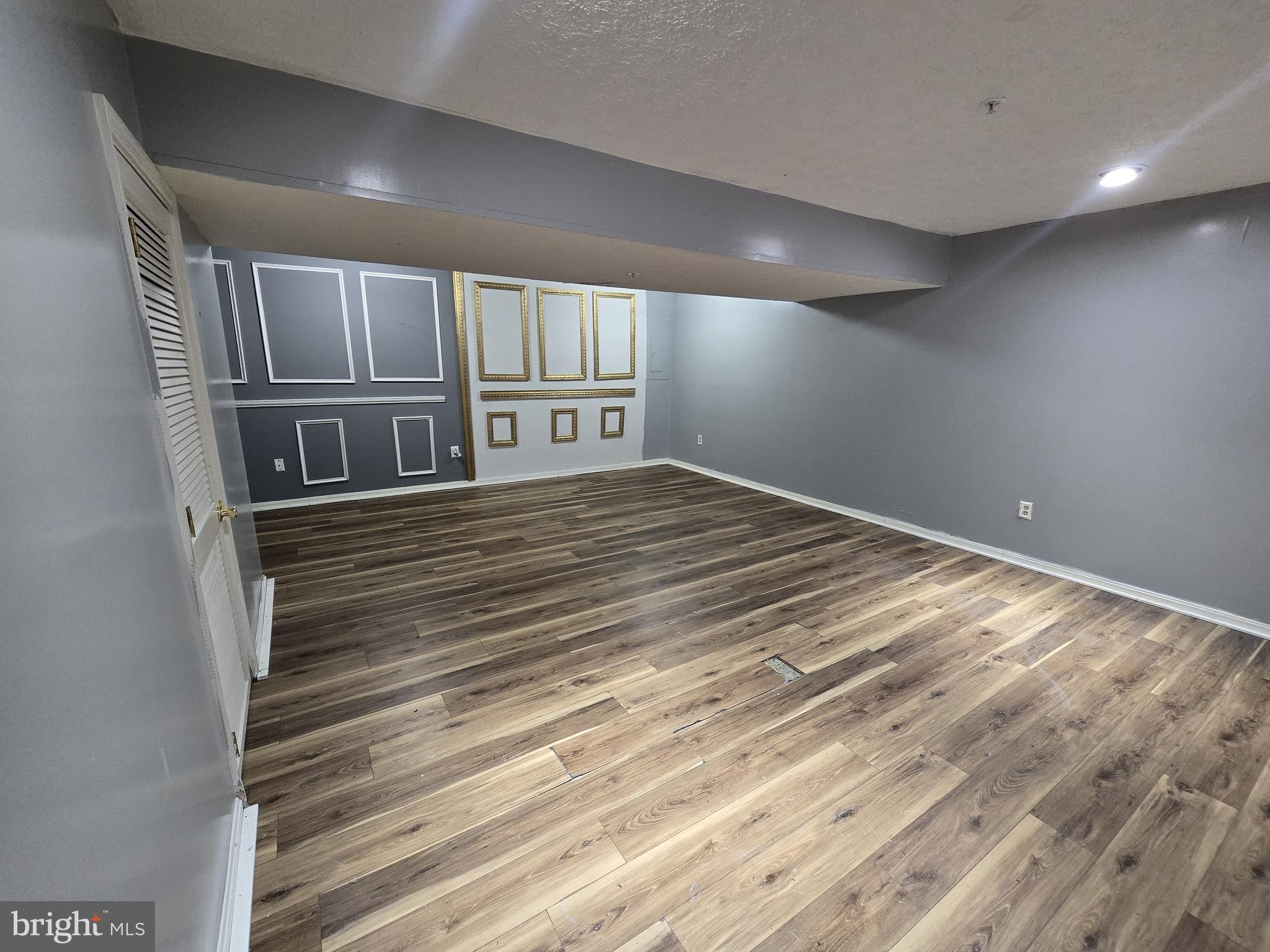 REGENCY MEADOWS - Residential