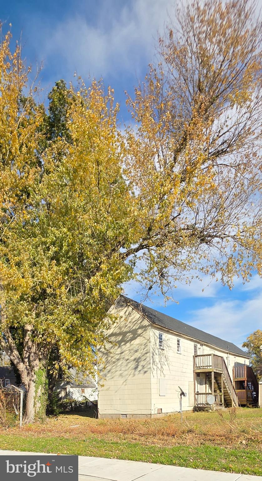 613 SCHOOL HOUSE LANE