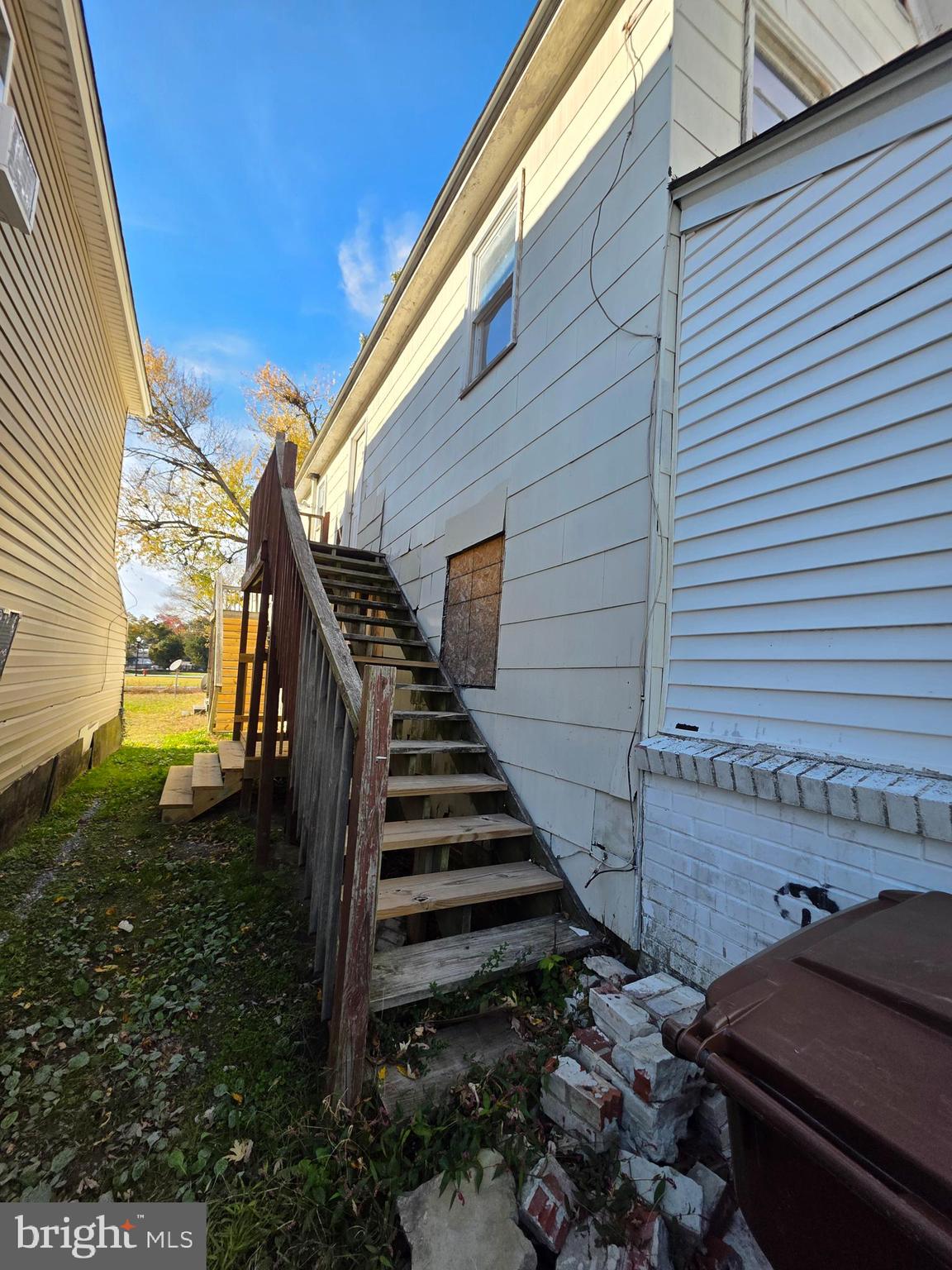 613 SCHOOL HOUSE LANE