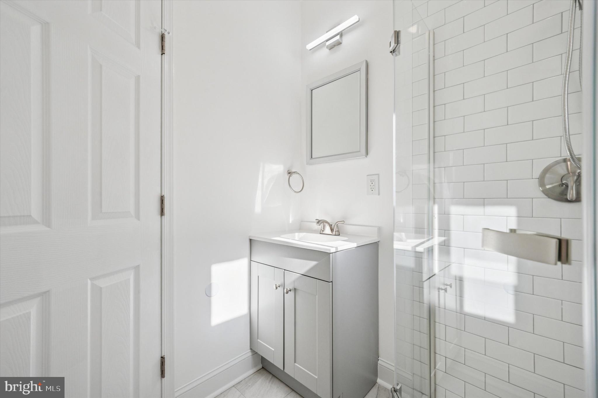 LOWER MOYAMENSING - Residential