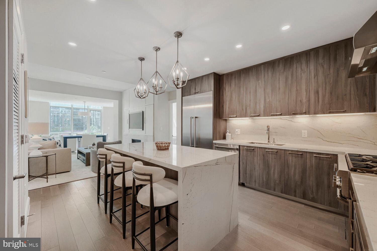 HARBOR EAST - Residential