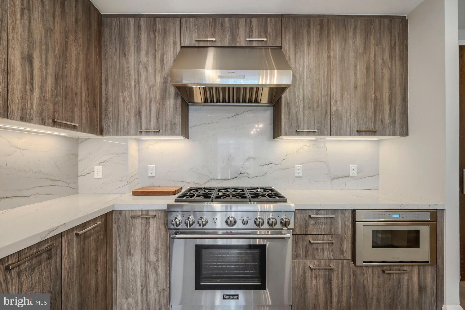 HARBOR EAST - Residential