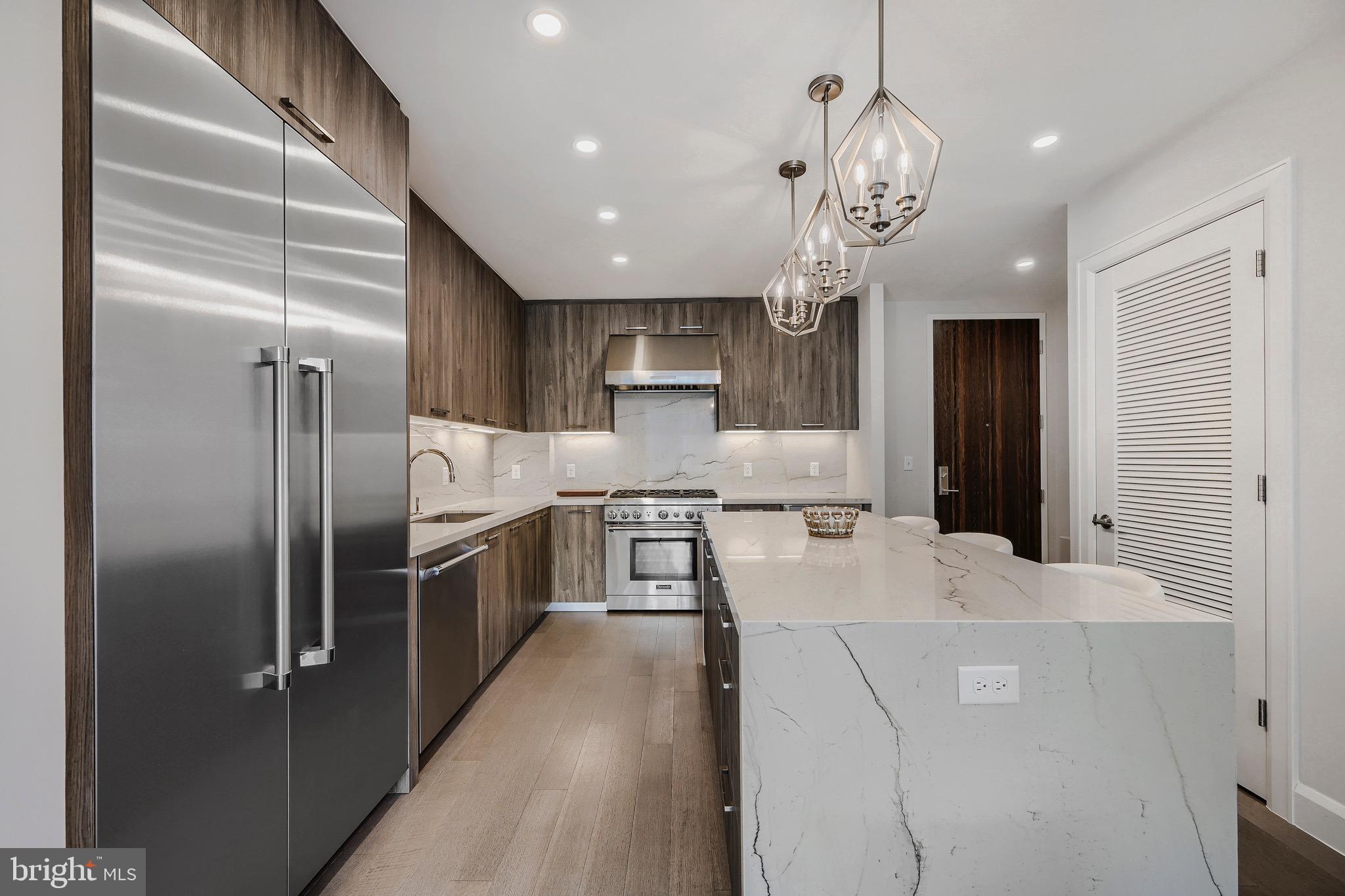 HARBOR EAST - Residential