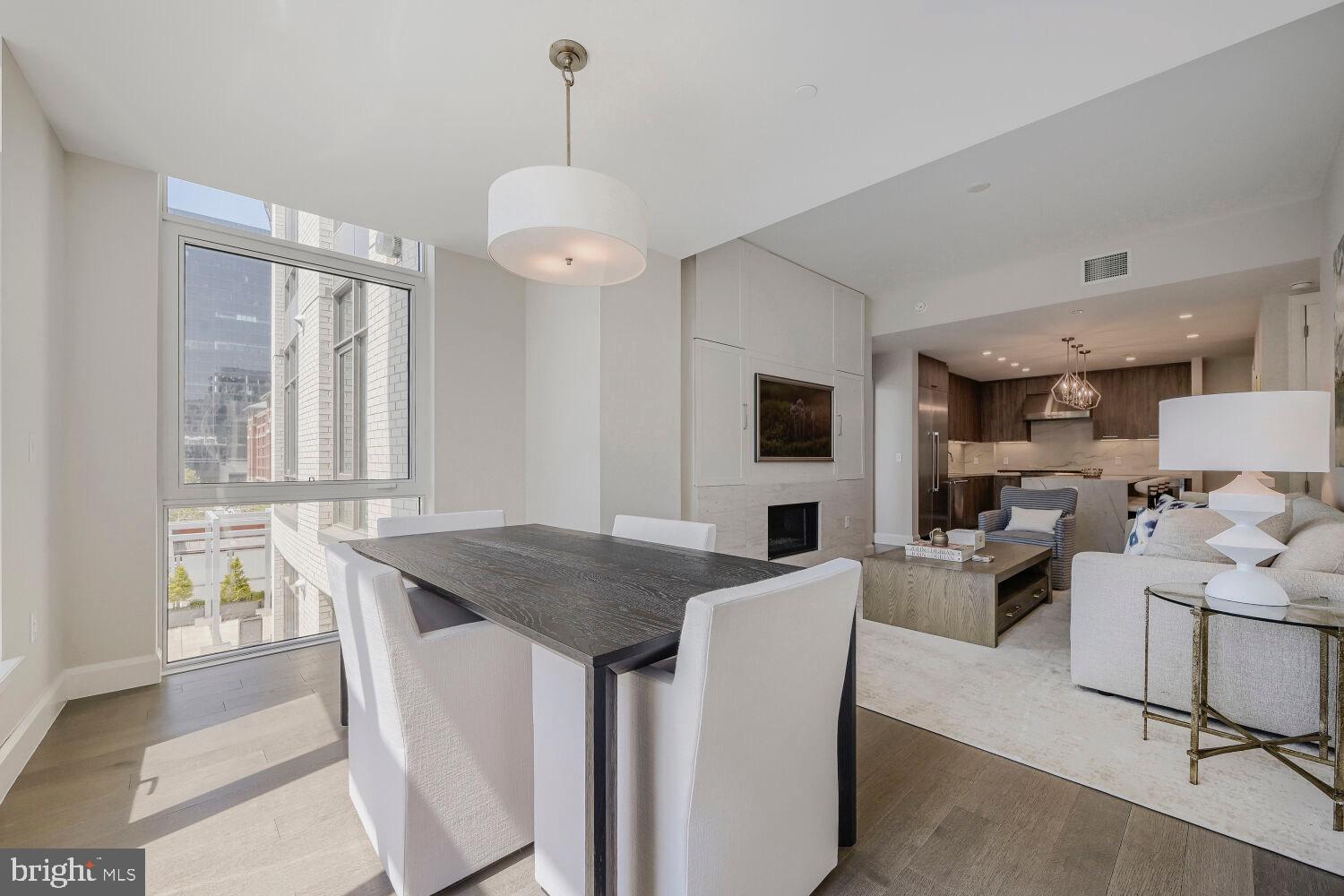 HARBOR EAST - Residential