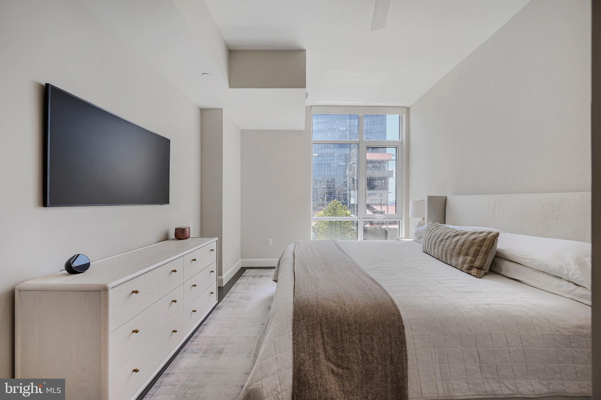HARBOR EAST - Residential