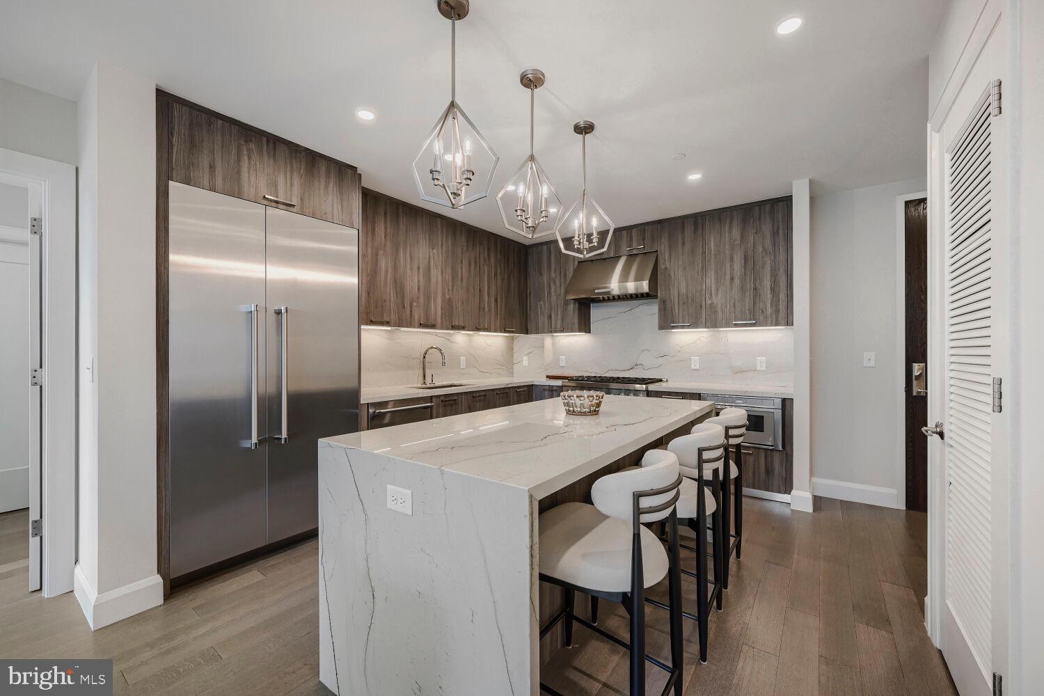 HARBOR EAST - Residential
