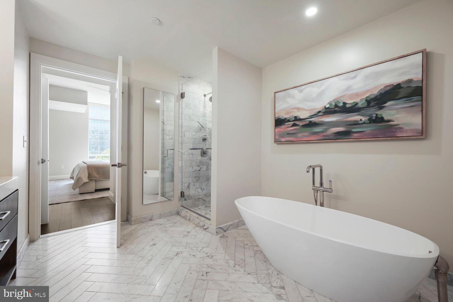 HARBOR EAST - Residential