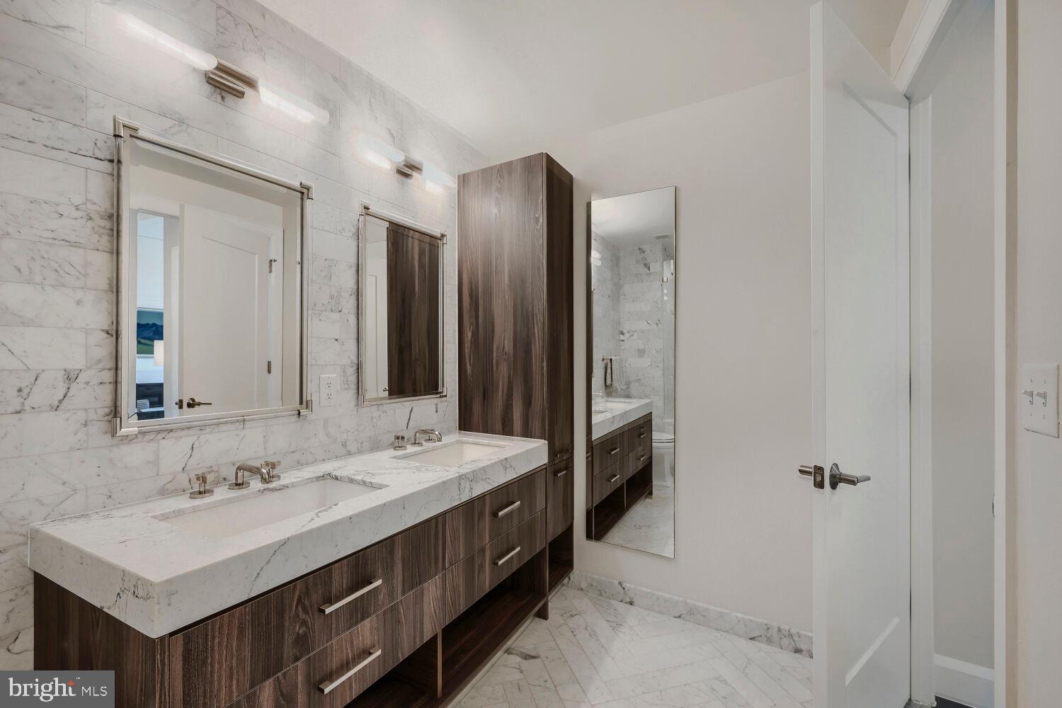 HARBOR EAST - Residential