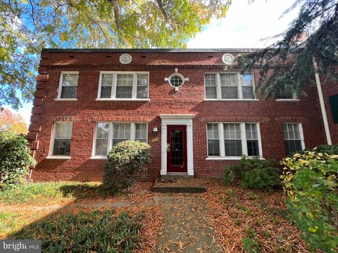 1802 LANGSTON BOULEVARD 95 ARLINGTON VA 22201