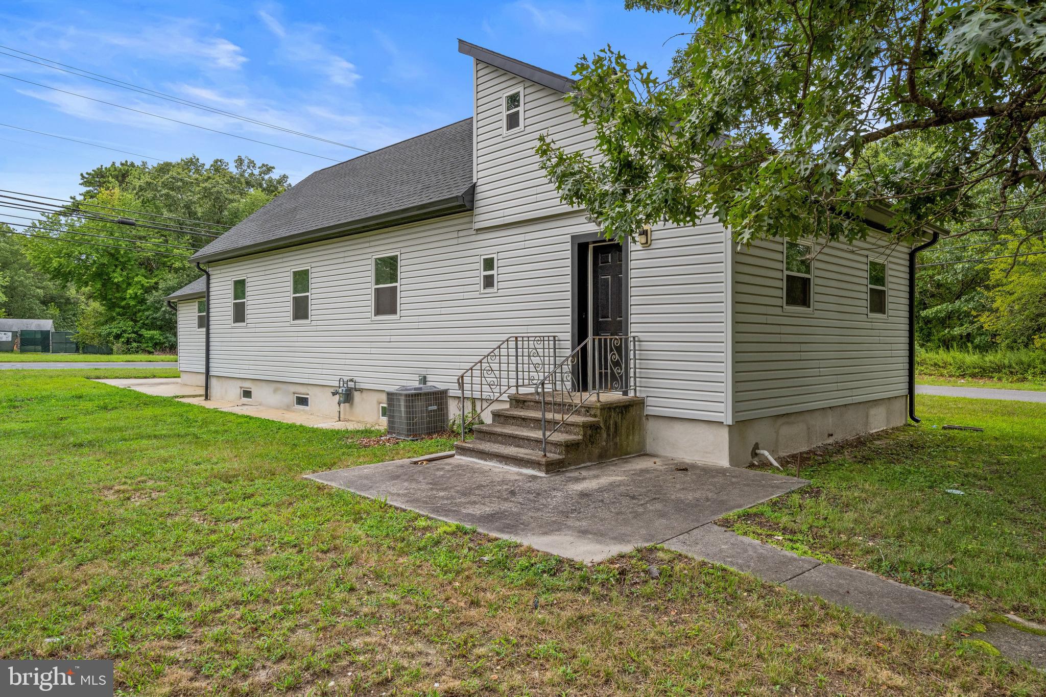 1394 N BLACK HORSE PIKE