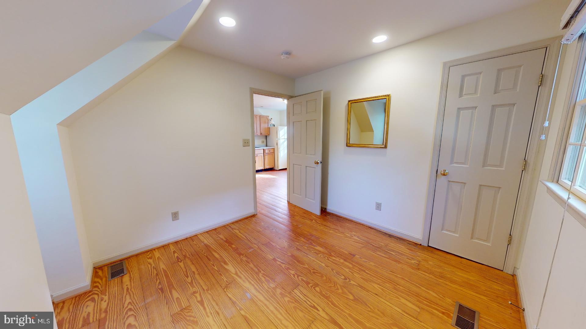 HOLLIN HALL VILLAGE - Residential Lease