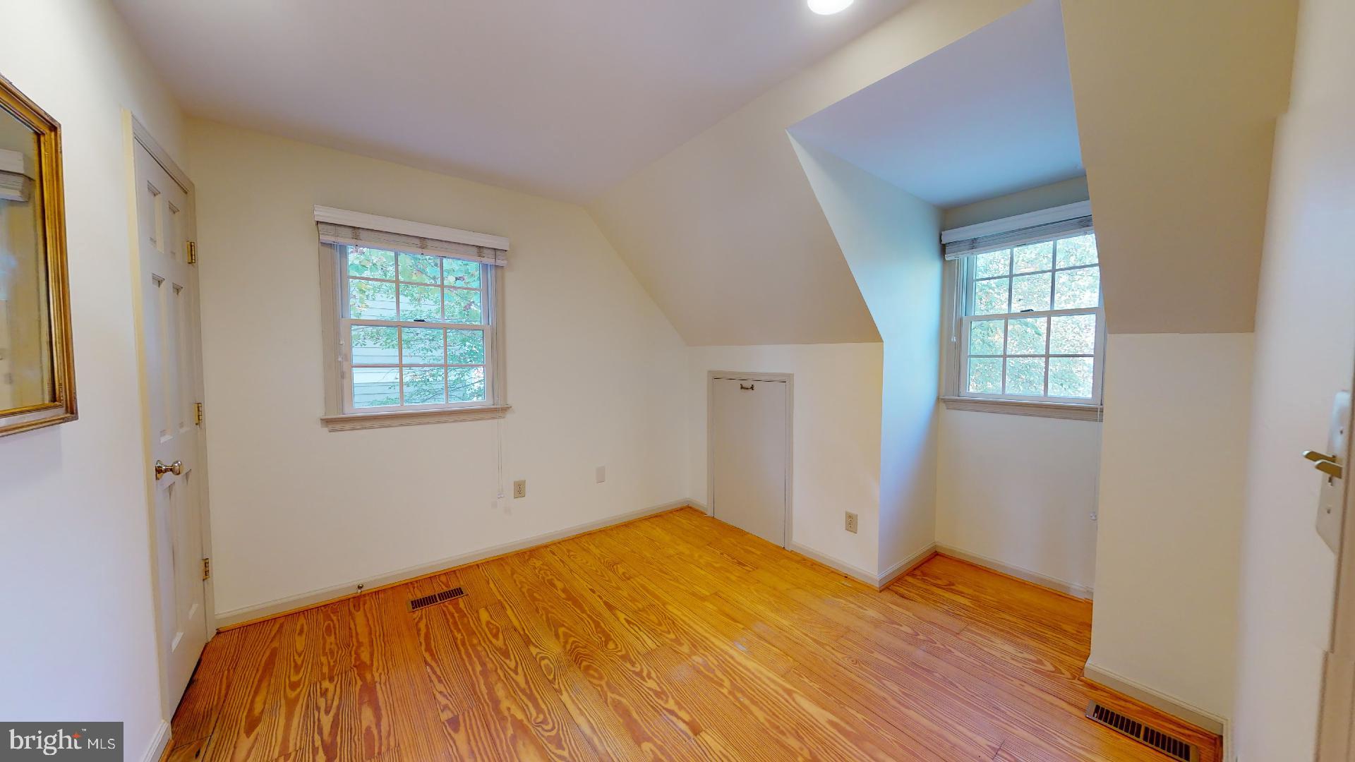 HOLLIN HALL VILLAGE - Residential Lease