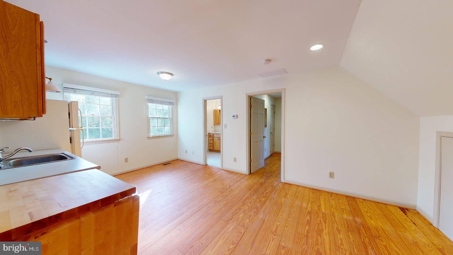 HOLLIN HALL VILLAGE - Residential Lease