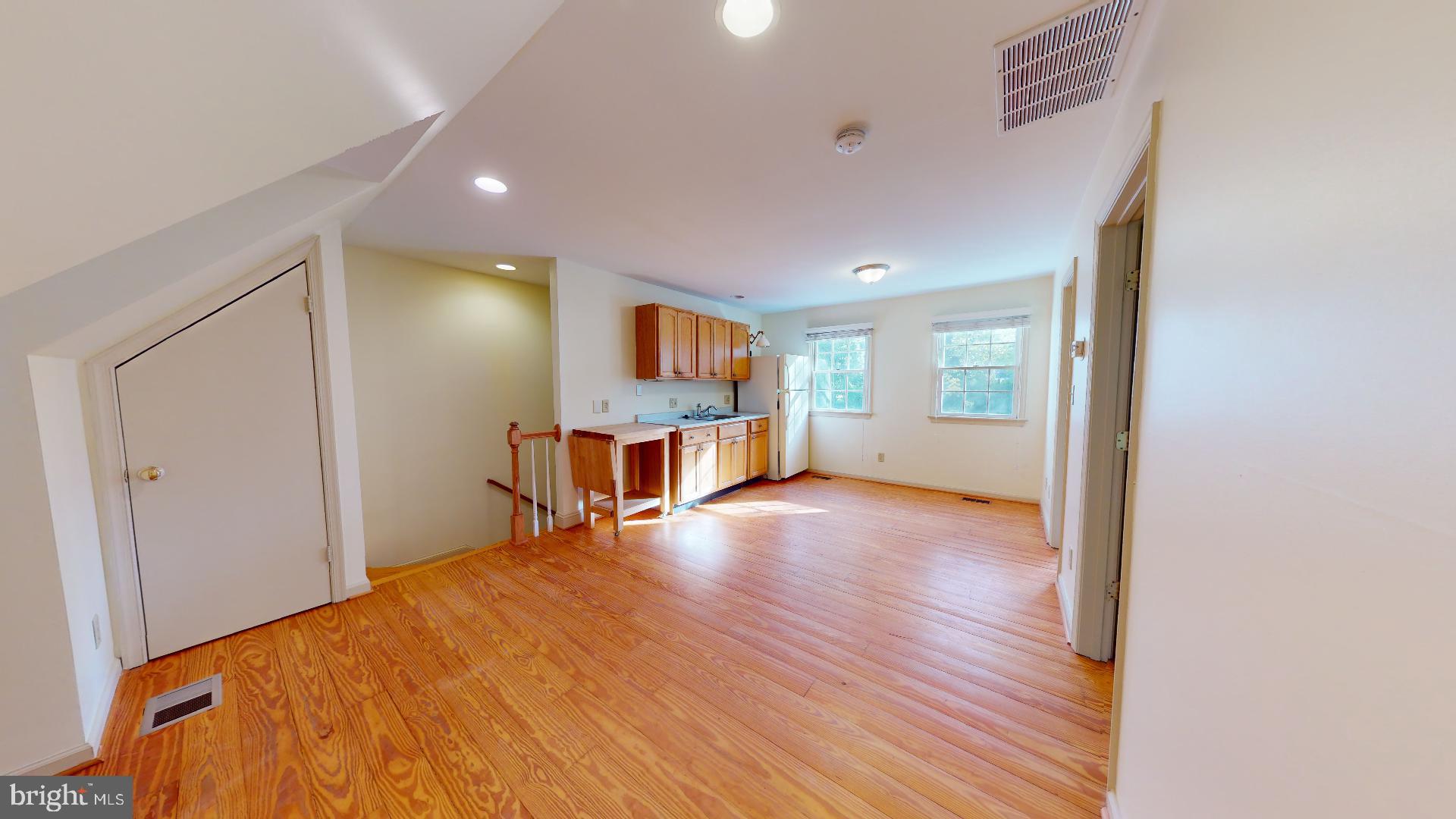 HOLLIN HALL VILLAGE - Residential Lease