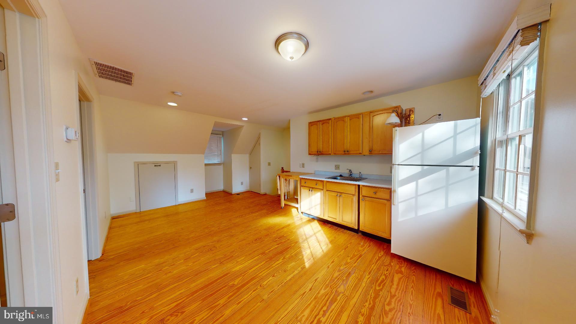 HOLLIN HALL VILLAGE - Residential Lease