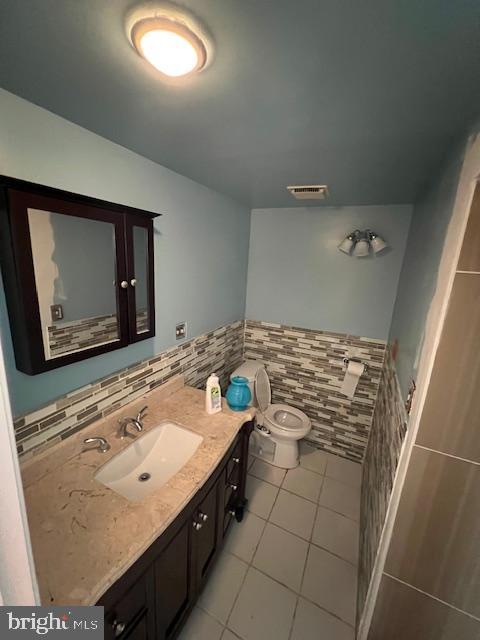 WHITE OAK MANOR - Residential Lease