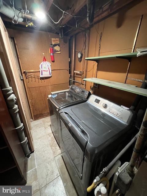 WHITE OAK MANOR - Residential Lease