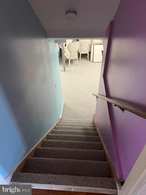 WHITE OAK MANOR - Residential Lease