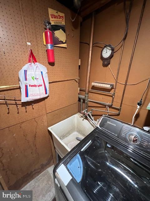 WHITE OAK MANOR - Residential Lease