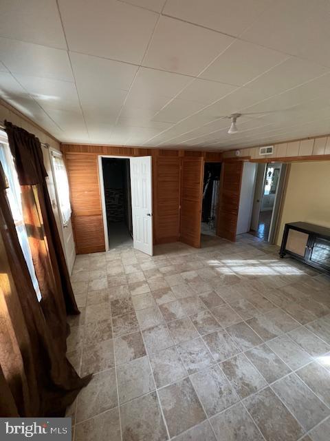 WHITE OAK MANOR - Residential Lease