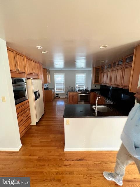 WHITE OAK MANOR - Residential Lease