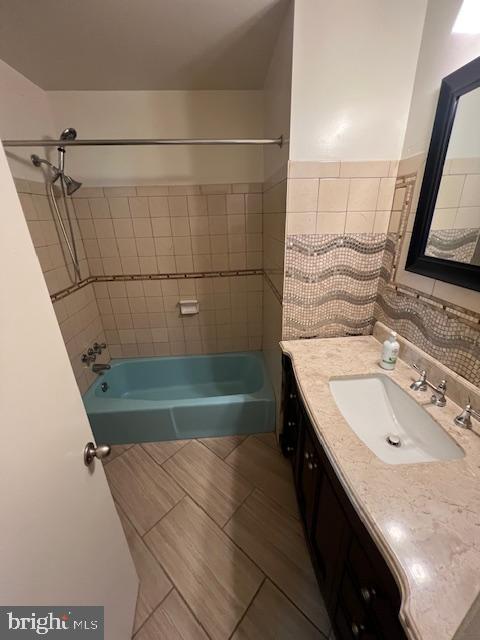 WHITE OAK MANOR - Residential Lease