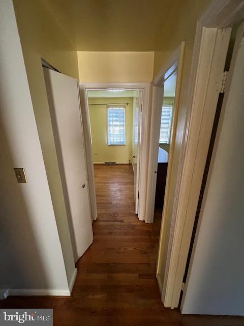 WHITE OAK MANOR - Residential Lease