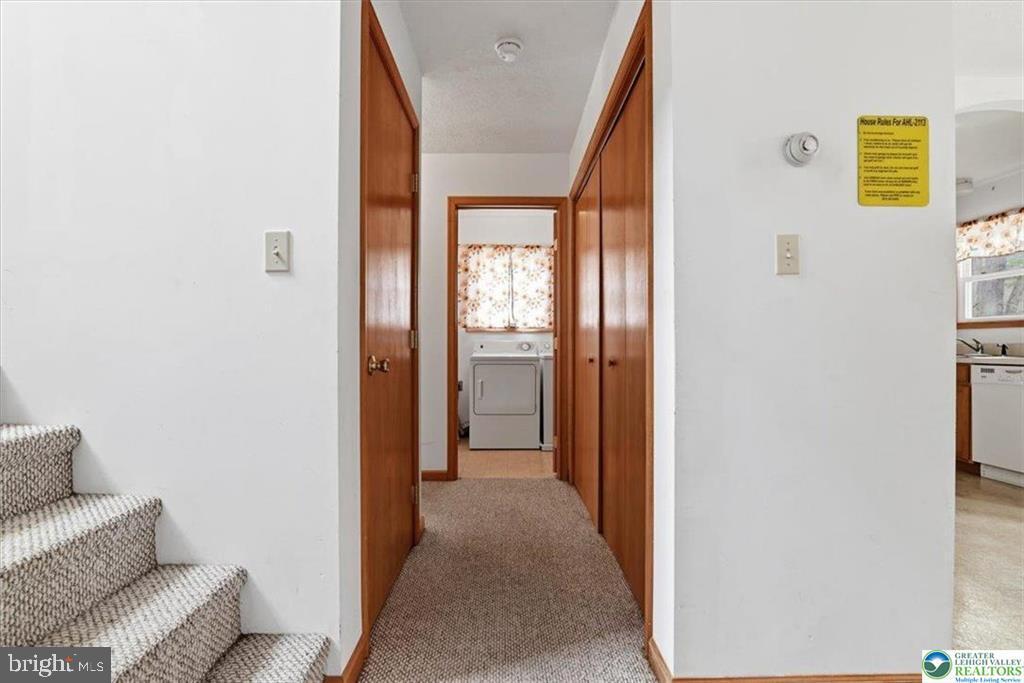 ARROWHEAD LAKE - Residential