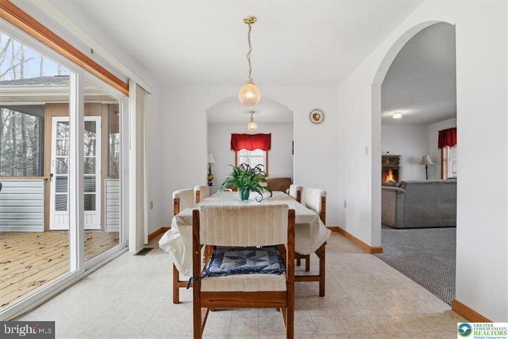 ARROWHEAD LAKE - Residential