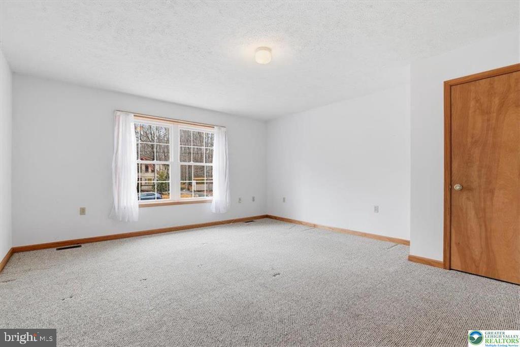 ARROWHEAD LAKE - Residential