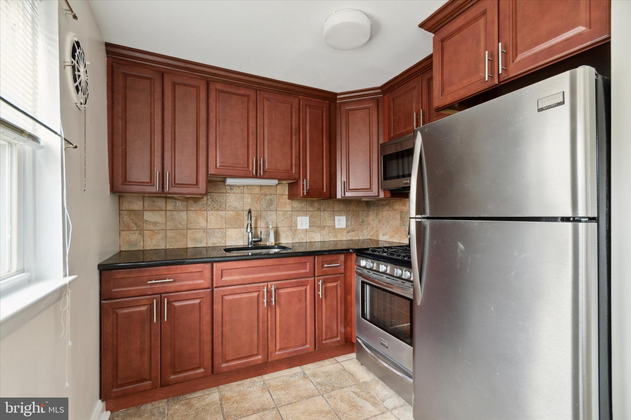 ROXBOROUGH - Residential Lease