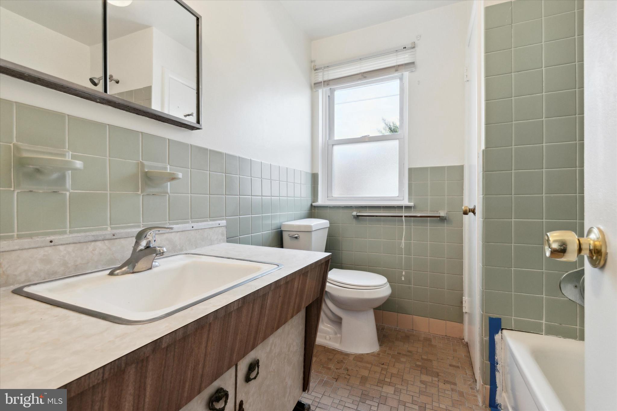 ROXBOROUGH - Residential Lease