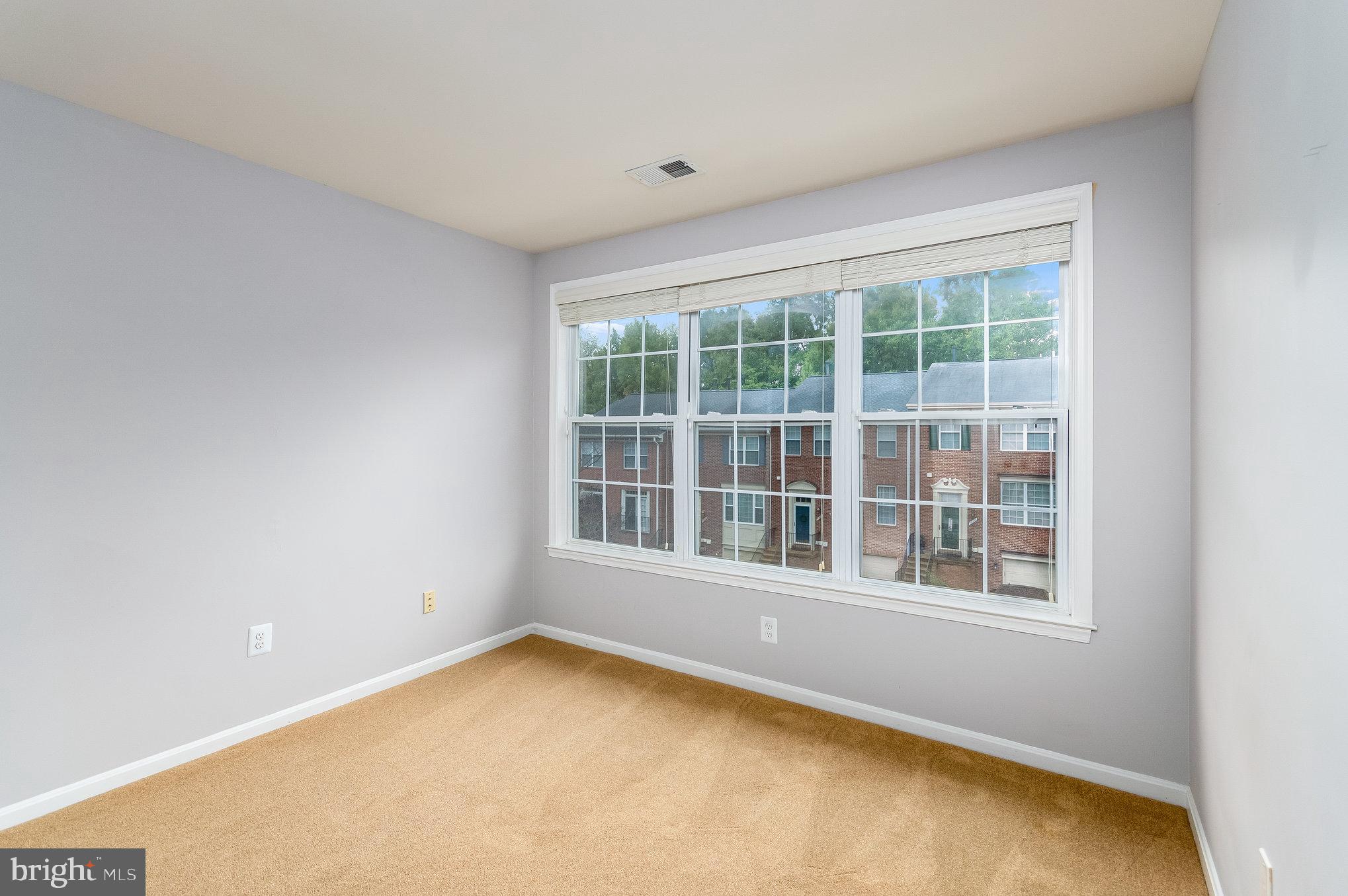 KINGSTOWNE - Residential Lease