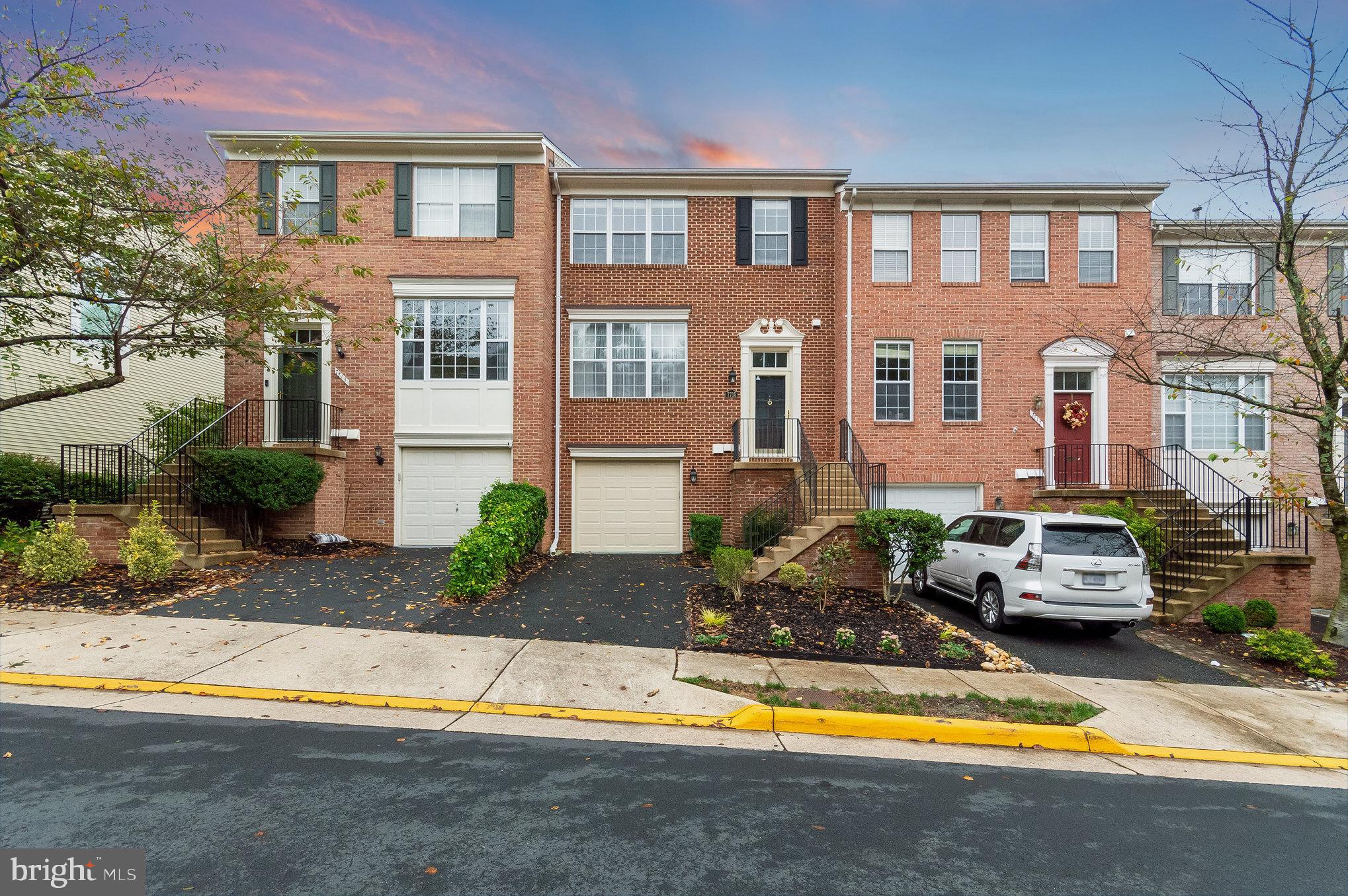 KINGSTOWNE - Residential Lease