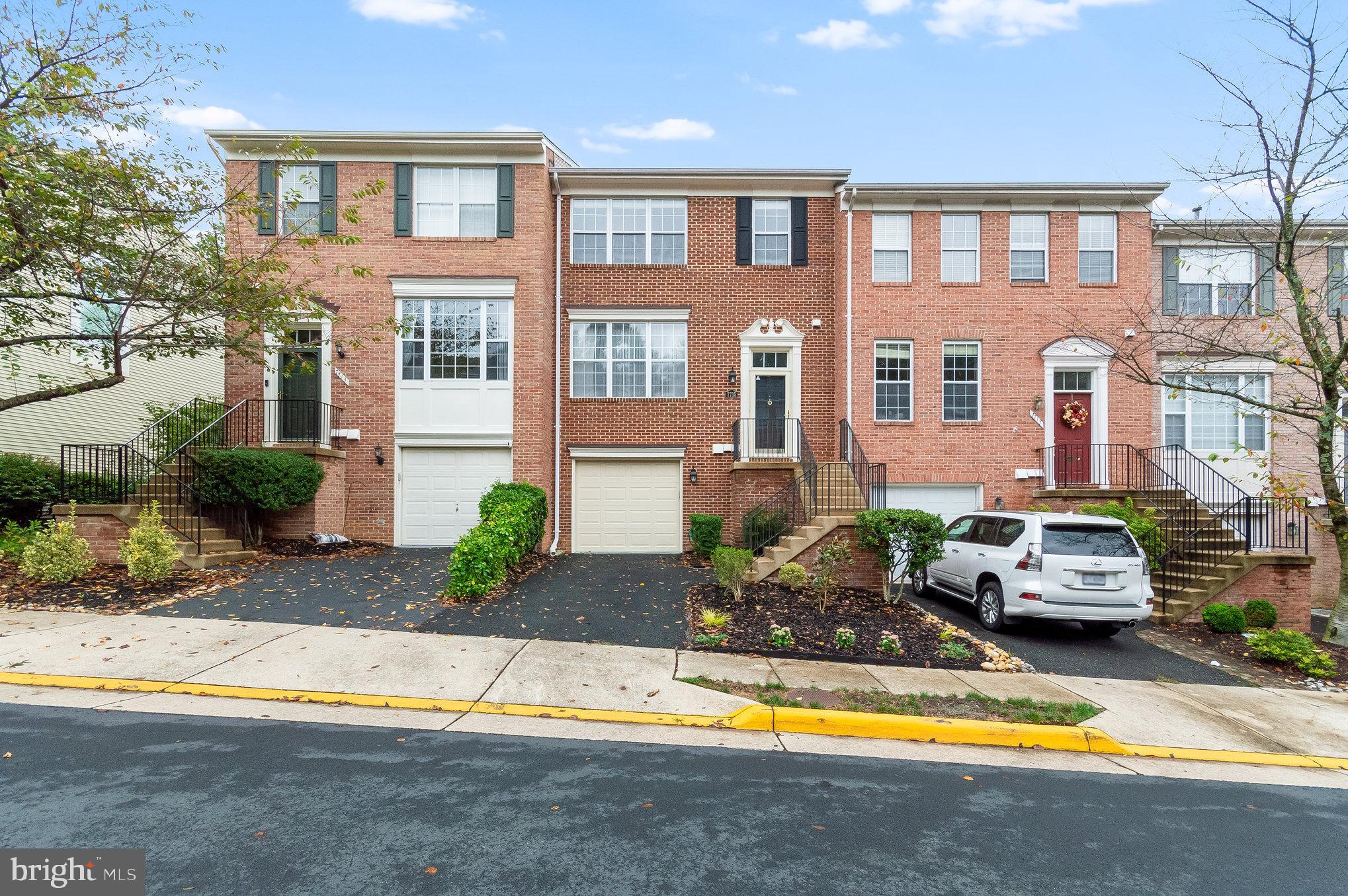 KINGSTOWNE - Residential Lease