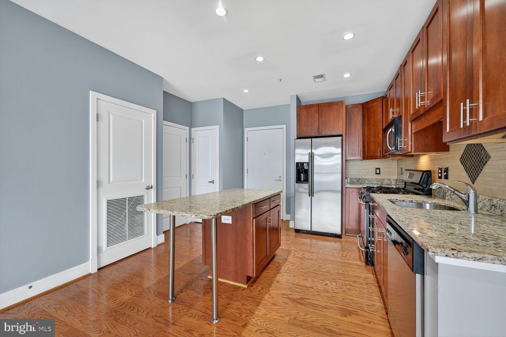 Photo of 1800 Wilson Boulevard #403, ARLINGTON, VA 22201 (MLS # VAAR2065196)