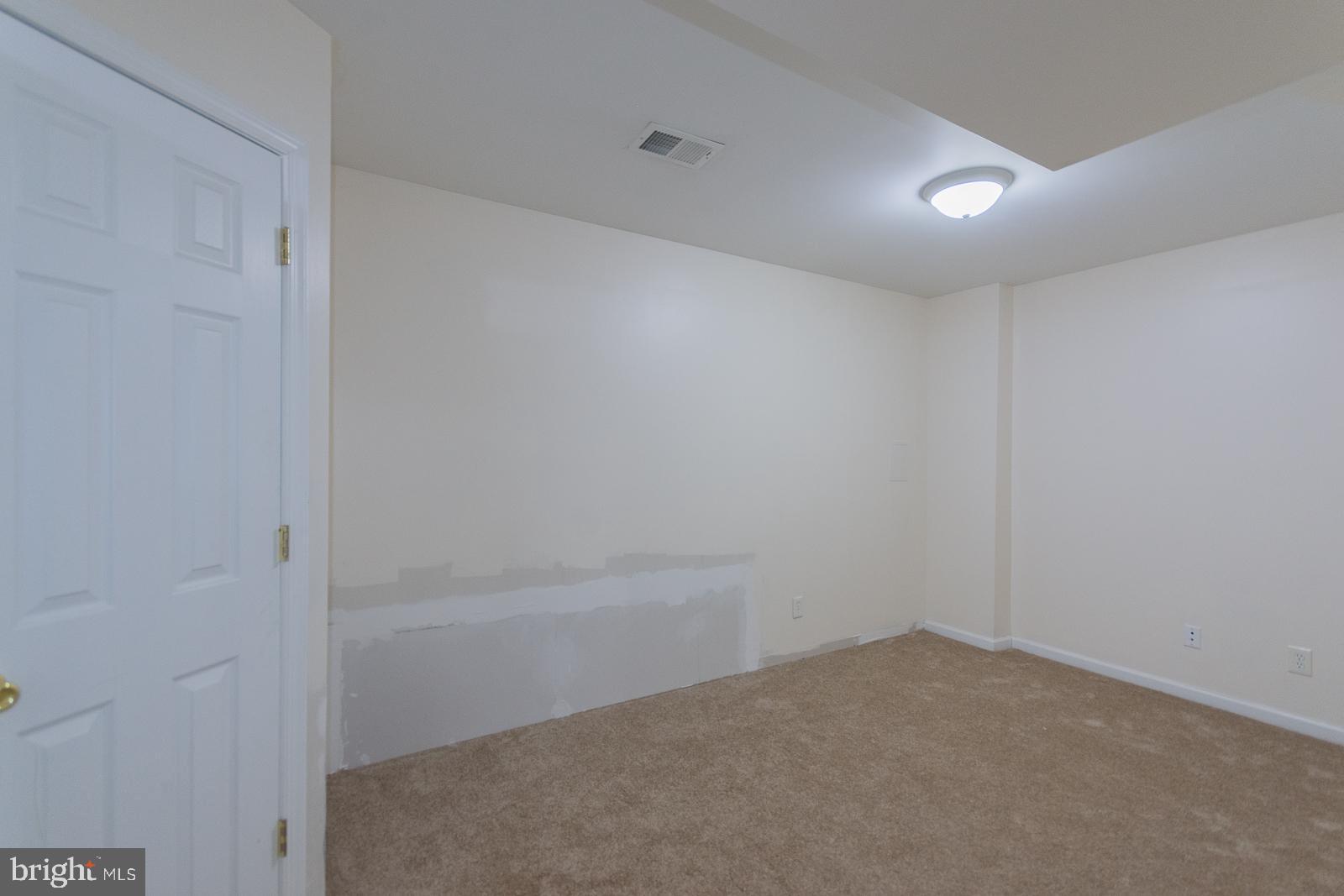 MILLS FARM - Residential Lease