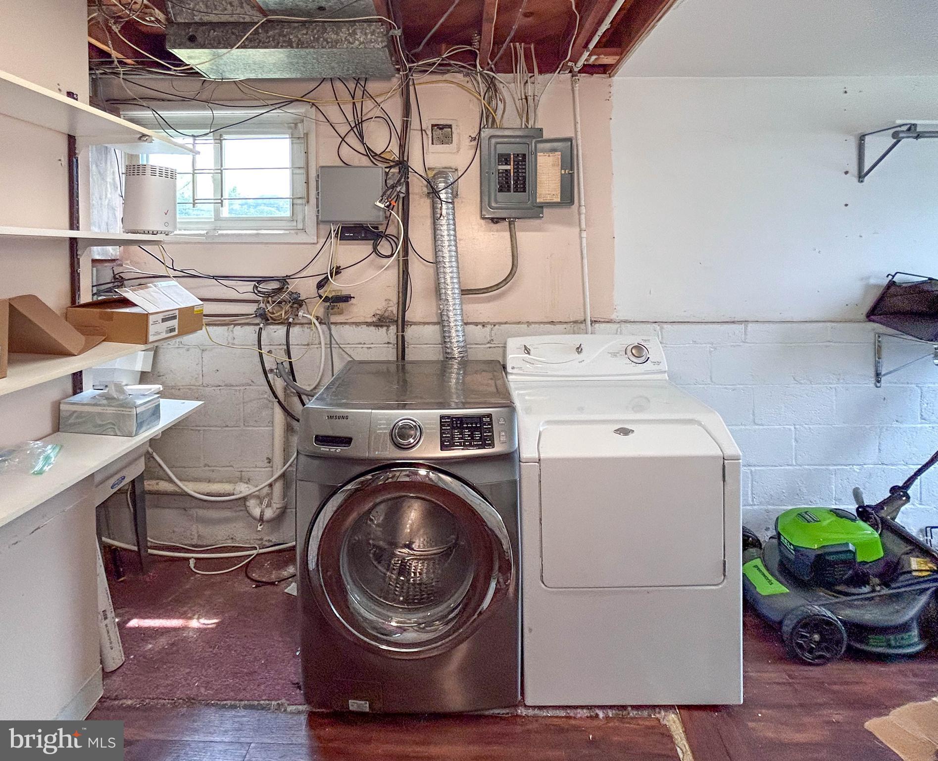 ORCHARD HILLS - Residential